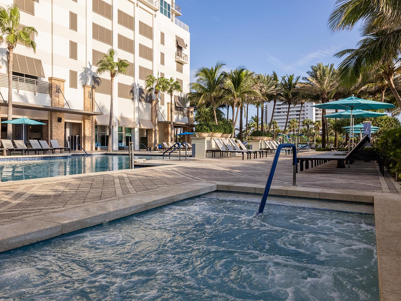 Outdoor Pool & Whirlpool Spa